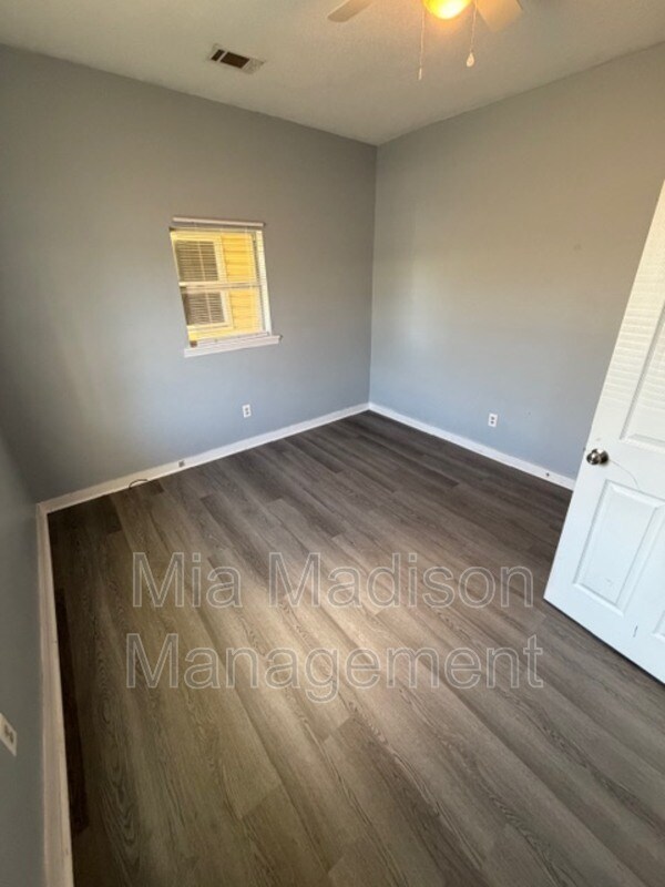 Foto del edificio - 1419 Richards St