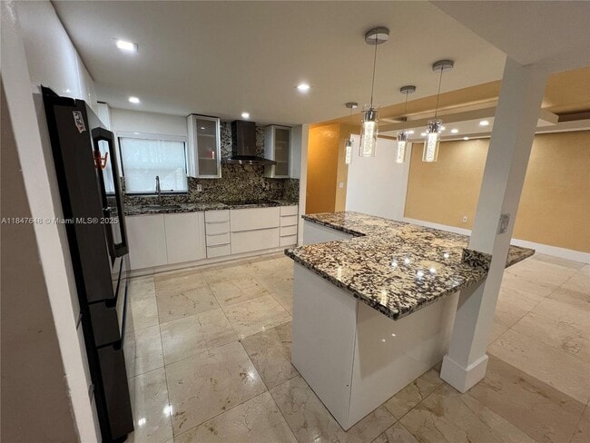 Foto del edificio - 840 NE 199th St