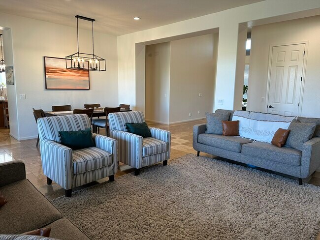 Foto del edificio - 2121 W Eagle Feather Rd
