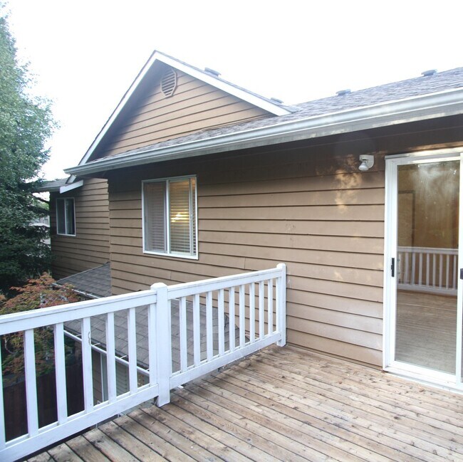 Foto del edificio - Everett Townhome...Water and sewer included in rent