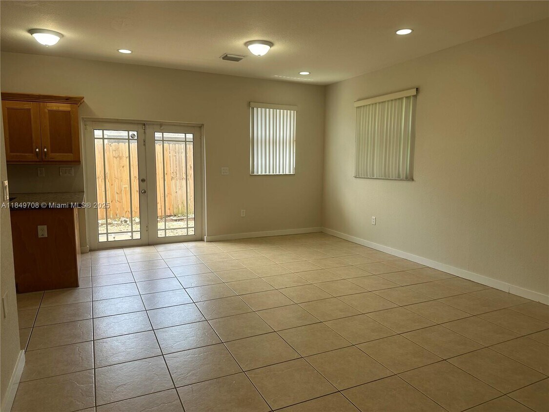 Foto principal - 2209 Monroe St