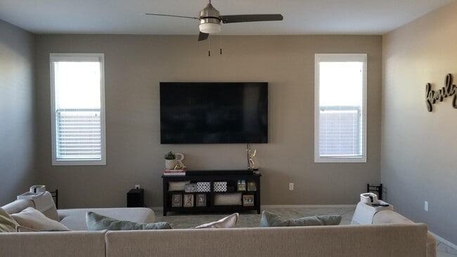 Building Photo - 2248 E Ottawa Ln