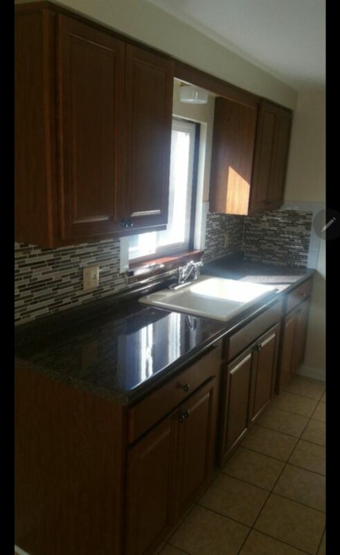 Primary Photo - 206 Mead St