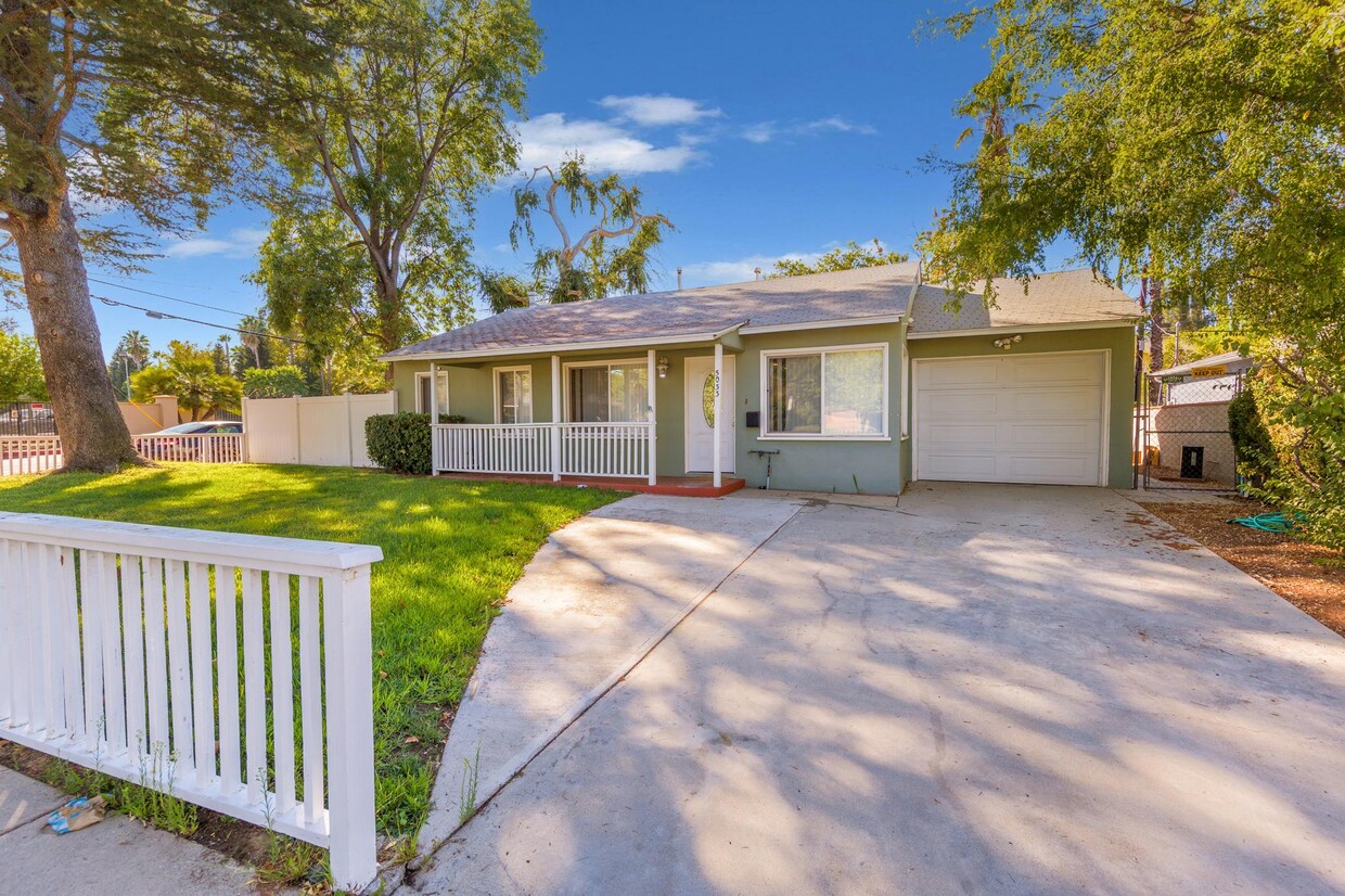 Front House - 5033 Nestle Ave