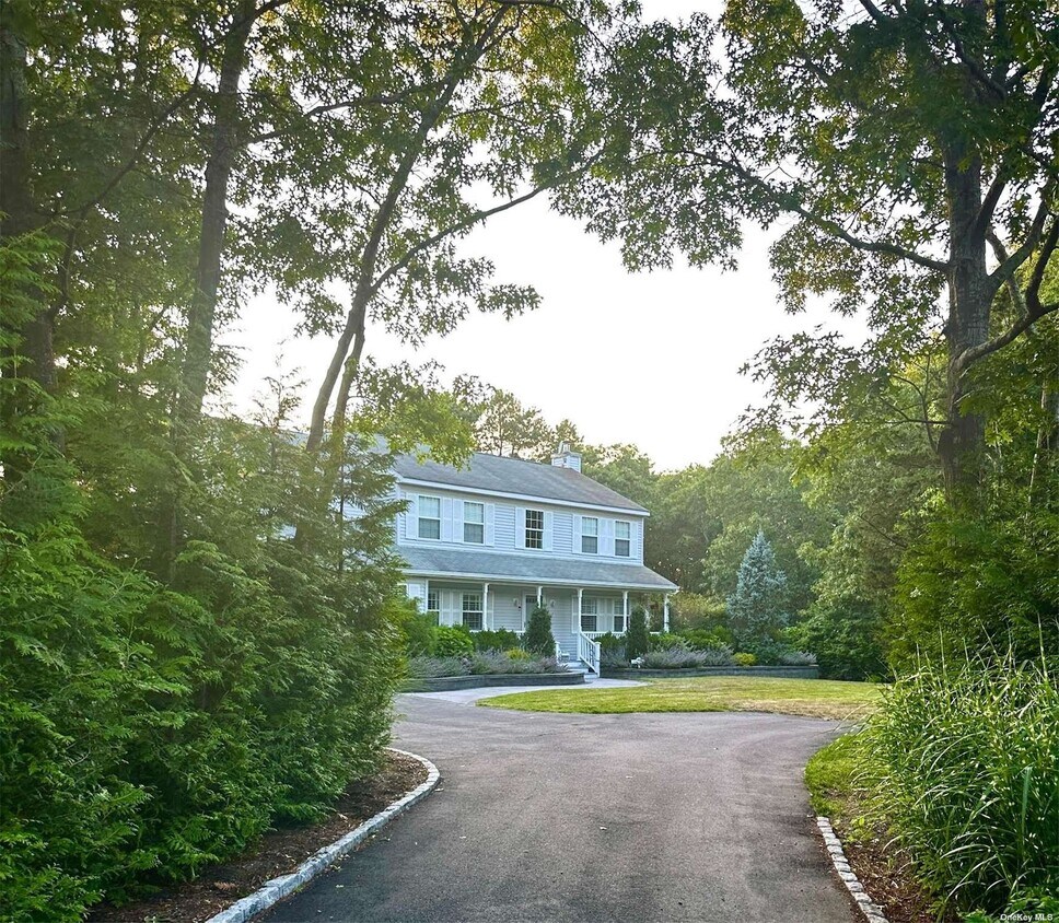 20 Jennifers Path, Westhampton Beach, NY 11978 House Rental in