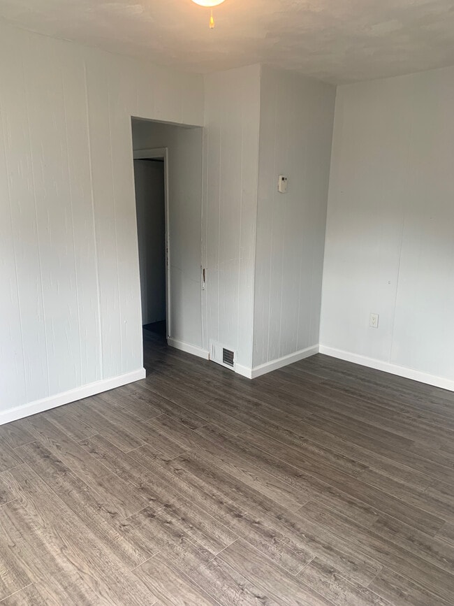 Building Photo - 129 Locarna Way