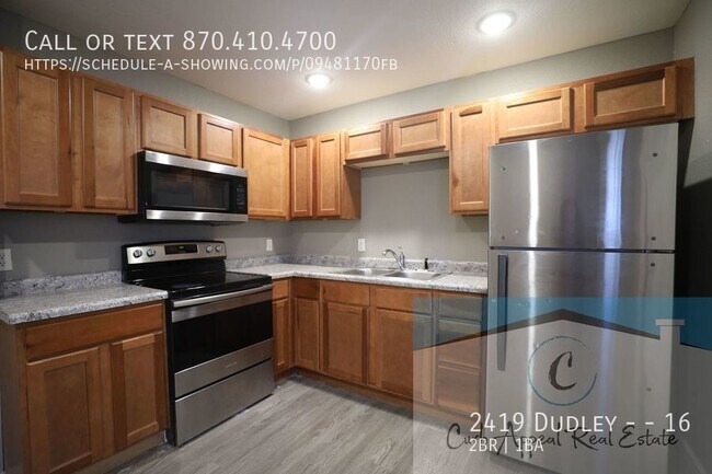 Building Photo - Move in special $550!! Recently renovated ...