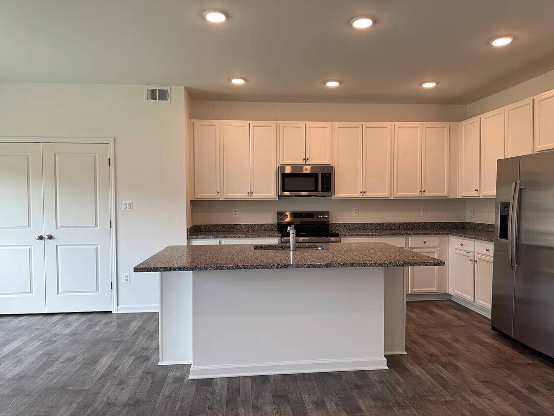 Foto del edificio - 74 Reformation Dr