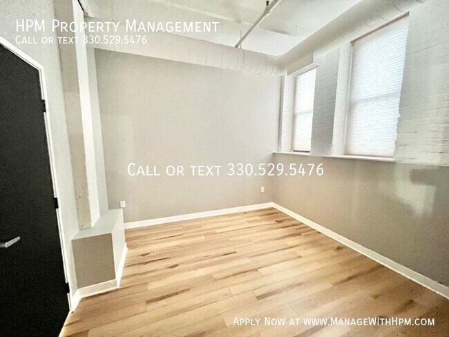 Foto del edificio - 1133 W 9th St