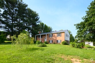 Building Photo - 102 Roosevelt Rd