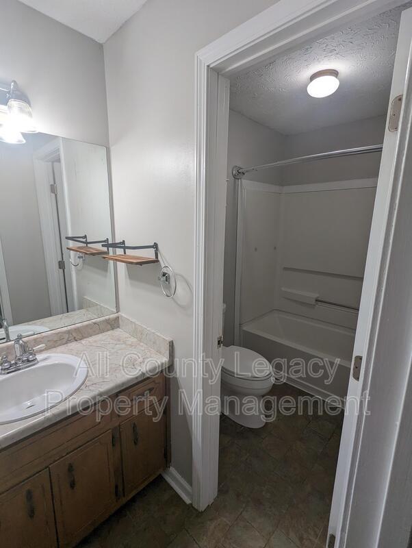 Foto del edificio - 3381 Birchwood Trail