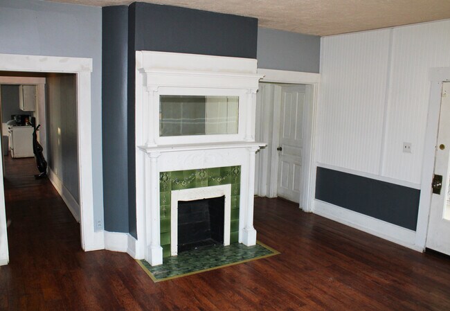 Building Photo - 1515 1st Ave