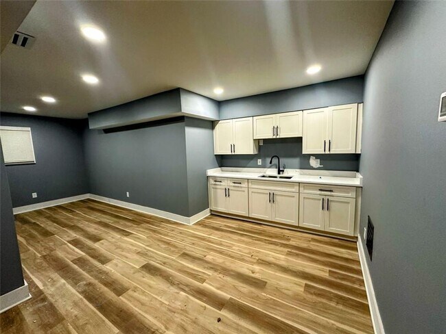 Foto del edificio - 1012 Lawton St SW