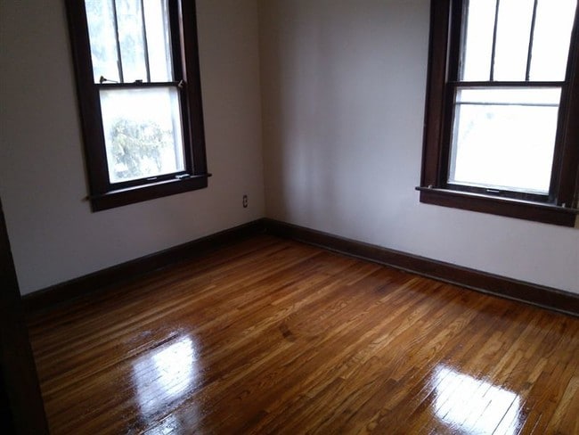 Building Photo - 3 br, 1 bath House - Denune 1912 Denune Ave
