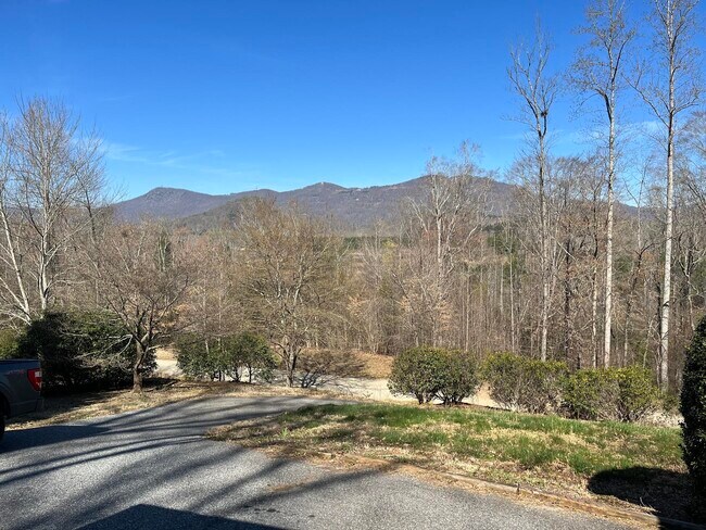 Building Photo - 250 Windwood Drive-3 bedroom/2 bathroom-BE...