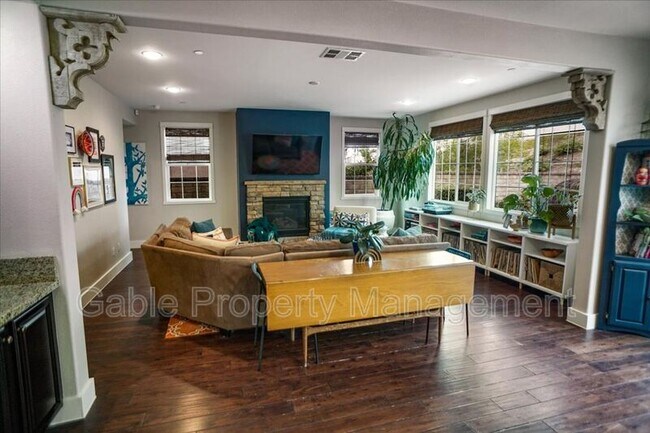 Building Photo - 22613 Dragonfly Ct