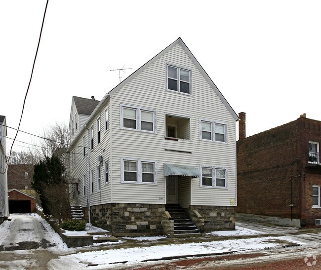 2041 Murray Hill Rd Cleveland, OH 44106 Rentals Cleveland, OH