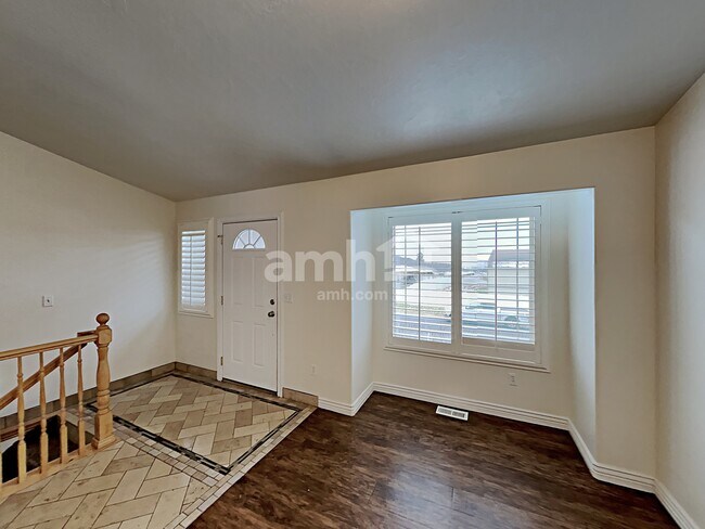 Foto del edificio - 712 N Stonne Lane