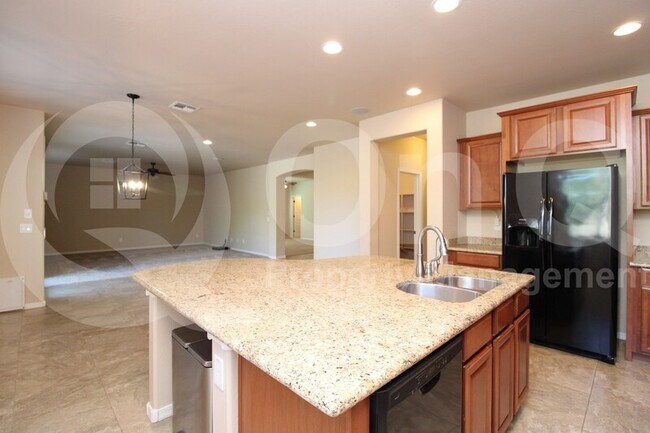Building Photo - 4643 S Pearl Dr