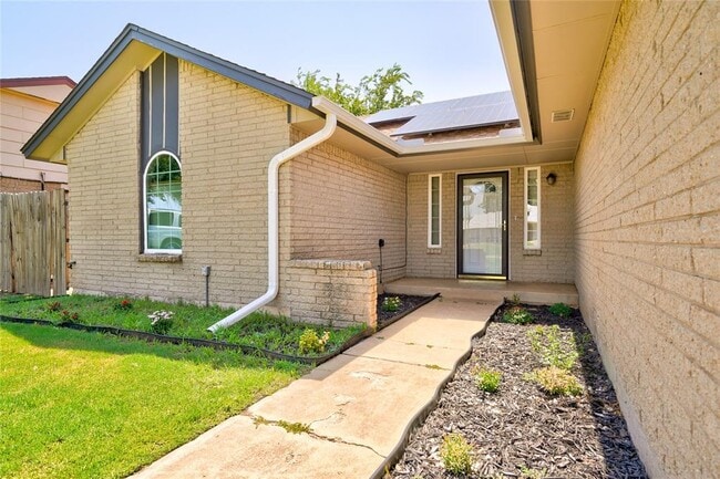 Building Photo - 9913 S Klein Ave