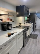 Building Photo - 173 Alice St