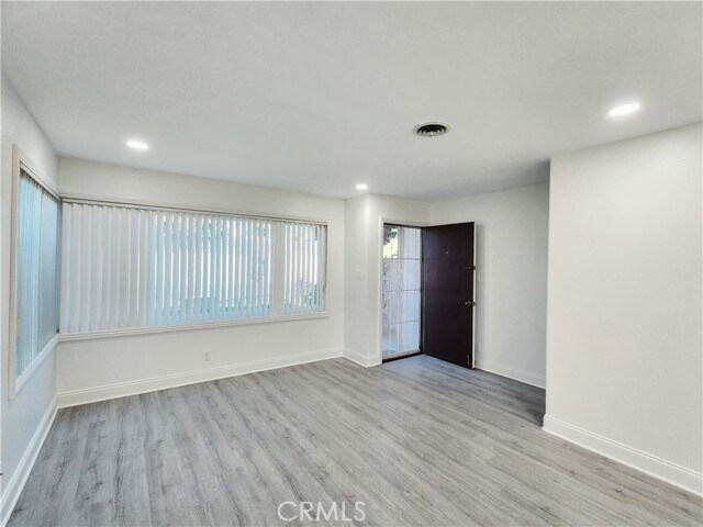 Foto del edificio - 4804 Del Amo Blvd