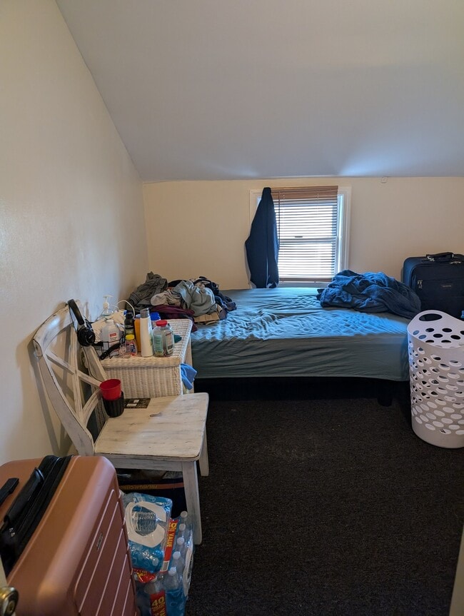 Building Photo - 719 Birch St