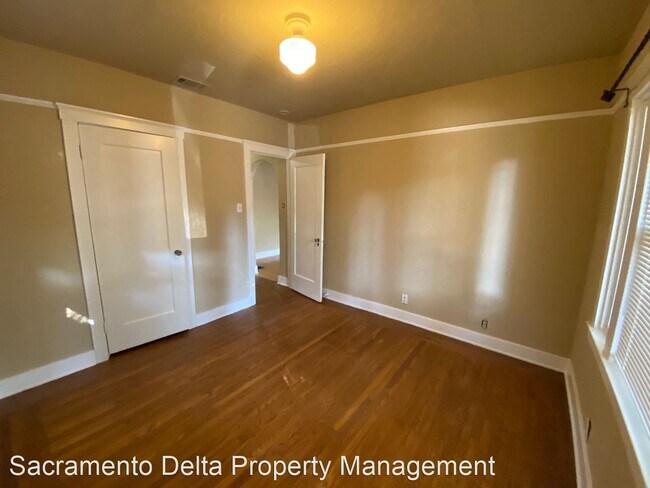 Building Photo - 2 br, 1 bath House - 2700 Harkness Street