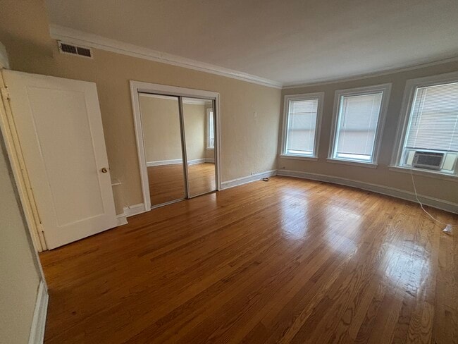 Foto del edificio - 2757 W Arthur Ave