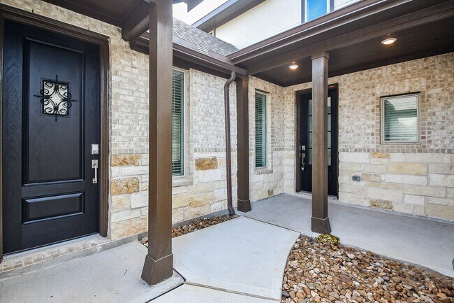 Building Photo - 5624 Frst Cv Dr