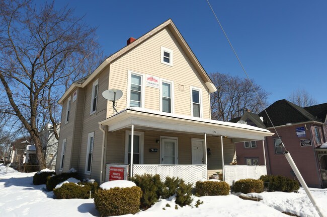 Building Photo - 422 Washtenaw Ave