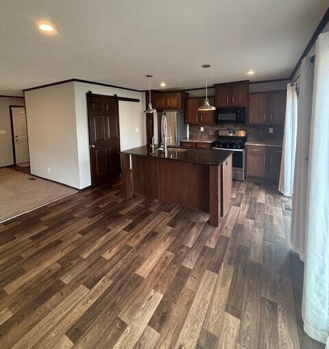 Foto del edificio - "Charming 3-Bed, 2-Bath Single Family Home with 1,580 Sq Ft of Comfort in Prime Belgrade Location!"