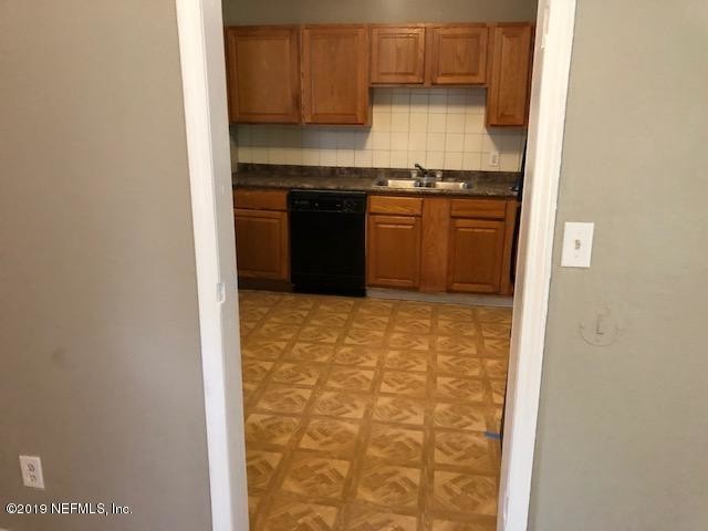 Foto del edificio - 5939 Droad St