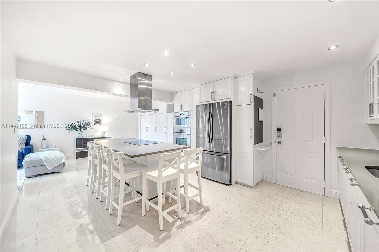 290 Sunrise Dr Unit 3K, Key Biscayne, FL 33149 Room for Rent in Key