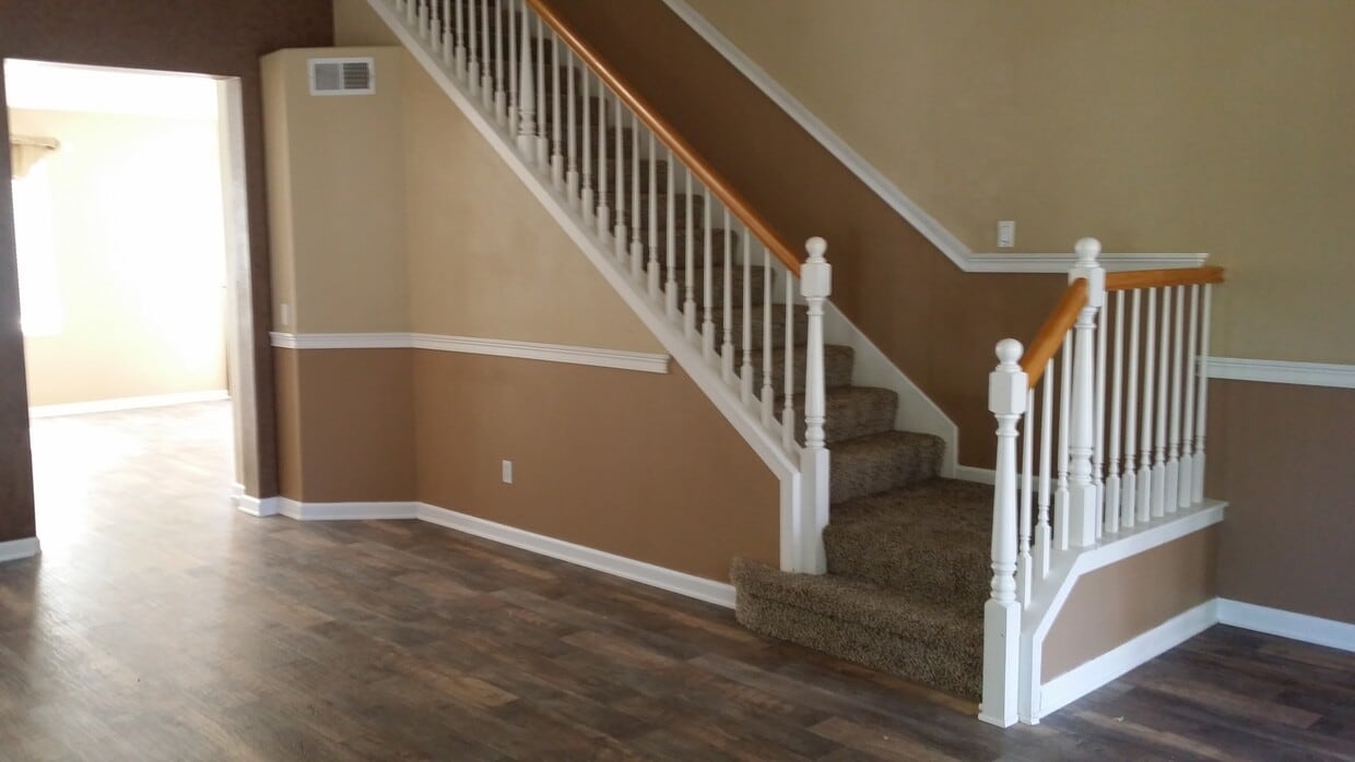 Entry living rm - 2908 Park Meadow Dr