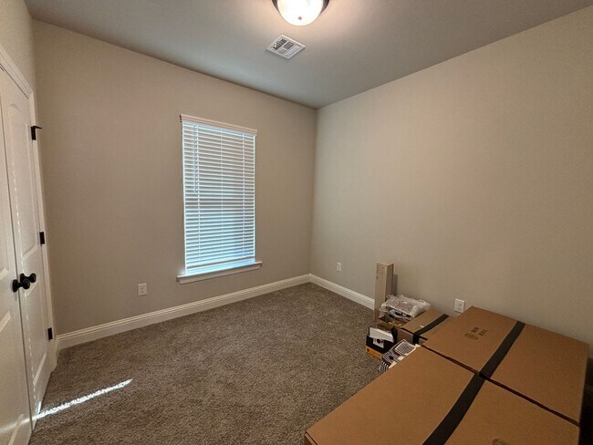 Building Photo - GATED COMMUNITY OF WILLOW HEIGHTS IN NORTH BOSSIER