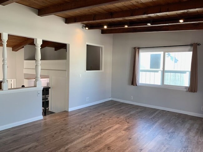 Foto del edificio - Silverstrand | Oxnard | Newly Renovated 2 Bed + 2 Bath | Office Space!