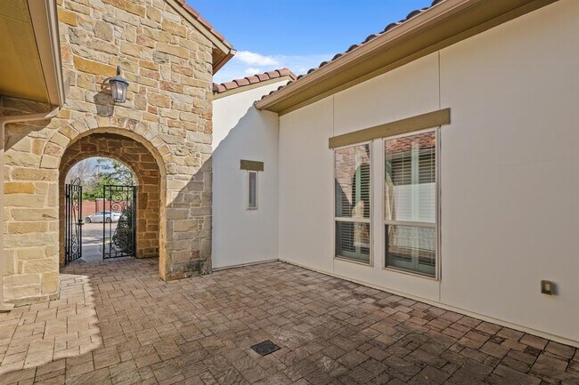 Building Photo - 67 Quiet Vista Dr