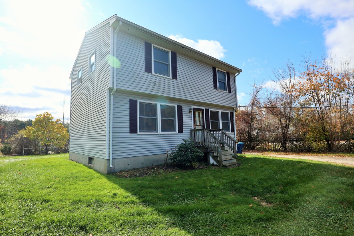Primary Photo - 37 Oak St