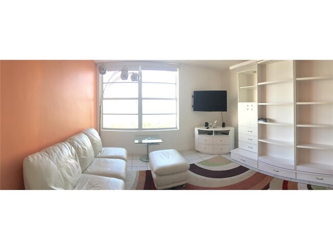 Building Photo - 2899 Collins Ave