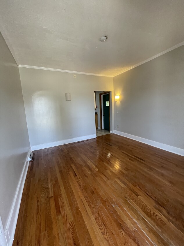 Building Photo - 226 E Fayette St