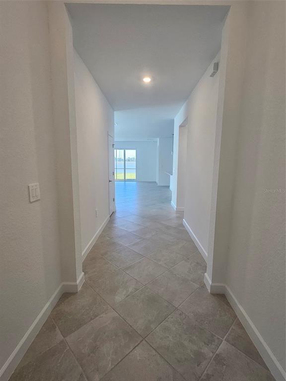 Foto del edificio - 8351 Waterscape Rd