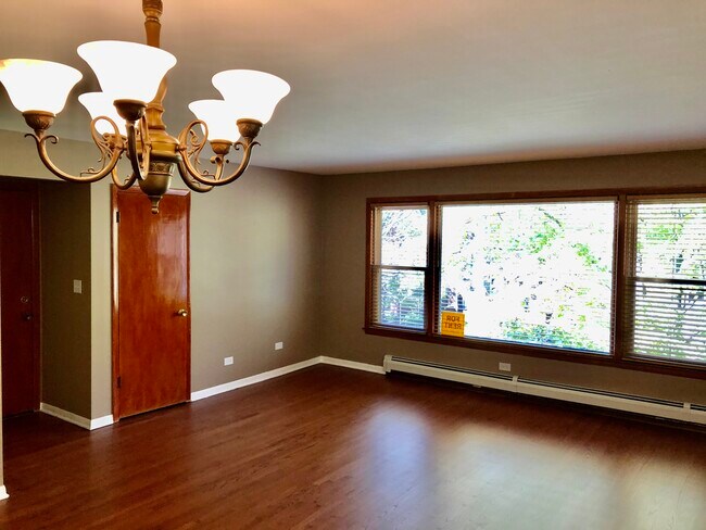 Foto del edificio - 6743 N Oxford Ave