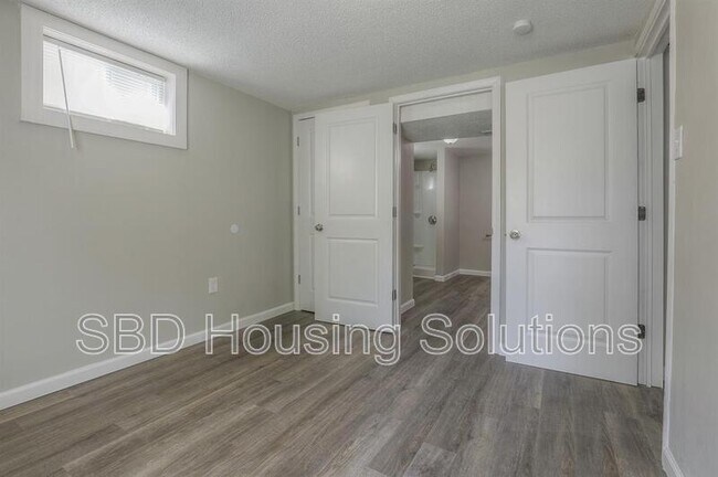 Foto del edificio - 709 N Westwood Dr