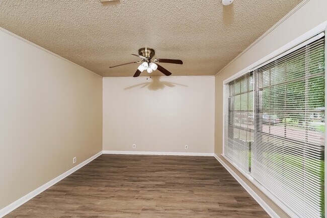 Foto del edificio - Charming 3 Bedroom Home