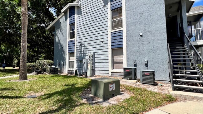 Building Photo - 3850 Bay Club Cir