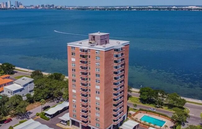 Foto del edificio - 4015 Bayshore Blvd