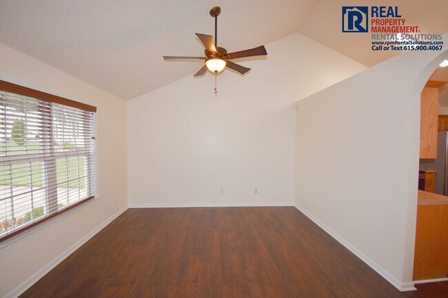 Foto del edificio - Great 3 bdrm 2ba home! Lawncare and landsc...