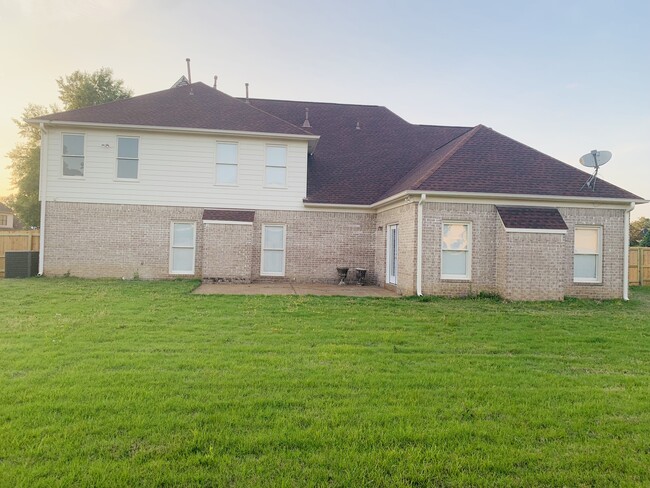 Building Photo - 495 Itawamba Rd