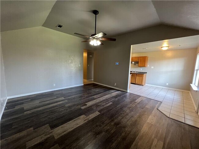 Foto del edificio - 3607 Crescent Dr
